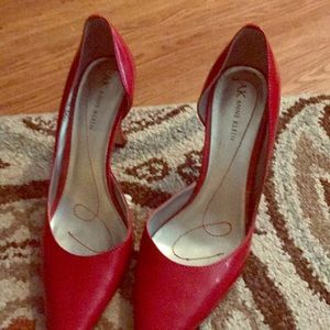 AK ANNE KLEIN CLASSY RED PATENT LEATHER!